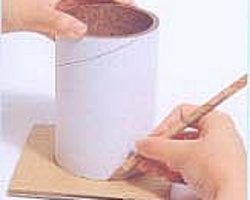 纸卷筒、纸筒做笔筒的方法-出阿哥一步错的纸盒制作教程