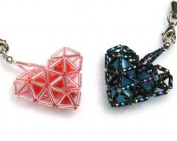 两款心型串珠的做法 漂亮的桃心型串珠米珠挂件图解教程
