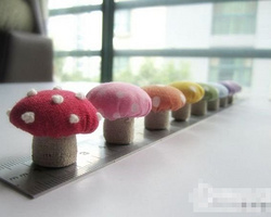 超简单的布艺彩虹蘑菇冰箱贴