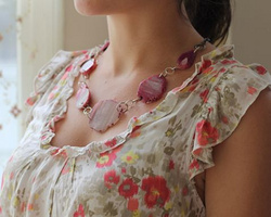 粉红石毛衣链的DIY制作方法图片教程
