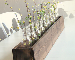 怎么把废木板改造成新居的环保水插花盆 DIY自制阳台花槽