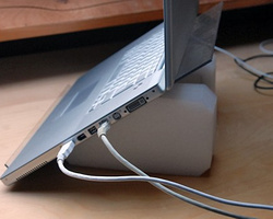 廉价实用的笔记本电脑散热支架DIY教程