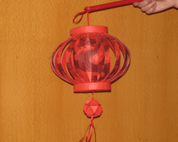 手工灯笼制作方法 简单可爱纸艺灯笼的做法