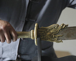 郑州男子荒野铸造宝刀、宝剑 一把剑卖20万