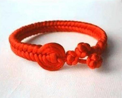 陆贞传奇中的中国结红绳手链编法图解教程