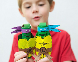 卷筒卫生纸纸芯旧物改造DIY忍者神龟手指木偶玩具的手工制作教程