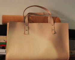 简洁时尚皮艺托特手拎包子的做法详细图解