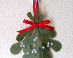 超级简单圣诞节小装饰 漂亮冬青挂件的做法图解
