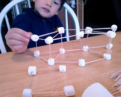 幼儿园手工小制作 有趣的棉花糖雕塑做法