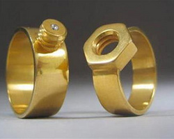 逃生戒指等30款不同寻常的新奇戒指创意设计