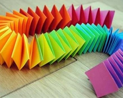 简单有趣的折纸装饰DIY作品 教你怎么折纸弹簧