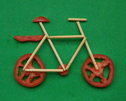 教你用西红柿制作儿童创意手工自行车详细图解