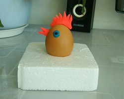 教你用鸡蛋制作创意儿童小手工小公鸡玩具的步骤