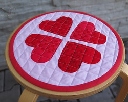 教你制作简单实用的手工DIY编织心圆垫的图解