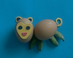 幼儿简易DIY鸡蛋拼贴画之玩耍的猴子制作方法