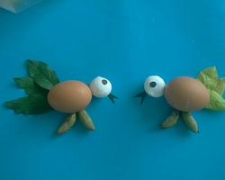 趣味儿童益智拼贴画 用鸡蛋制作愤怒的小鸟