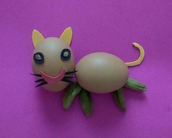 简易的DIY鸡蛋拼贴画之找老鼠的小猫制作教程