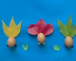 鸡蛋与树叶的完美“结合” 一起赛跑的鱼拼贴画的做法