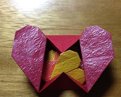 打开心扉 手工DIY爱心纸盒的折纸方法图解教程