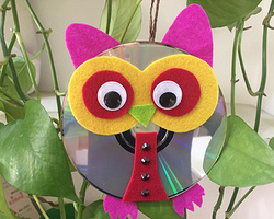 幼儿园中班废物利用创意手工教案—用光盘制作实用猫头鹰挂件