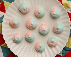 冰淇淋色蛋白霜糖的美食做法教程 diy冰淇淋色蛋白霜糖