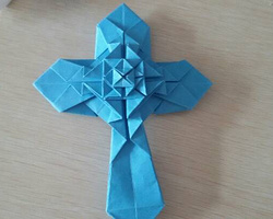超级华丽的手工DIY彩纸十字架的折叠教程图