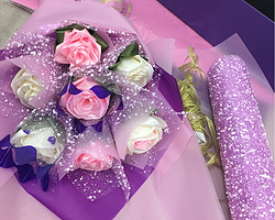 超级美腻漂亮的丝带玫瑰花礼盒制作步骤图