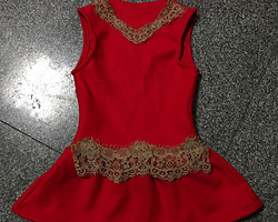 非常漂亮的两岁女宝红色DIY布艺呢子裙