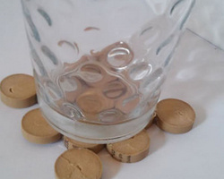 教你如何用红酒瓶塞制作简单实用的DIY杯垫