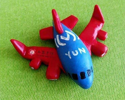 红色翅膀的儿童粘土DIY 小飞机制作方法