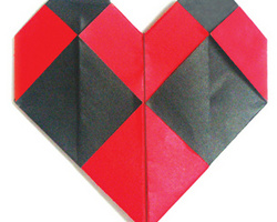 格子心手工折纸方法图解 情人节主题折纸方法