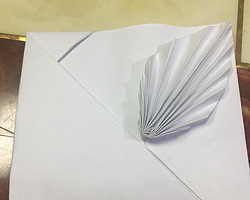 折纸作品 弄个信封耍折纸方法详细步骤图解