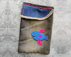 旧牛仔裤DIY简单小鱼装饰手机包零钱包的做法