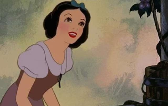 如果迪士尼女主角们的头发像现实中的女孩们一样…就会变得真的差了好多。 