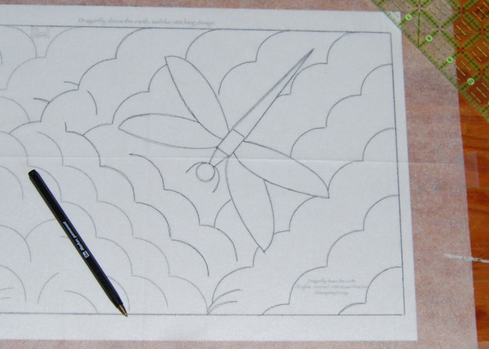 手工DIY刺子绣蜻蜓桌布的做法制作教程