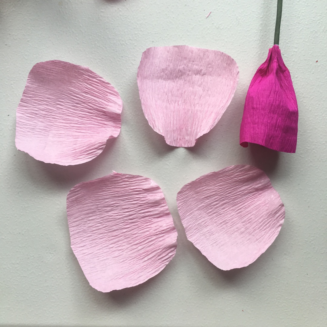 漂亮的花卉手工折纸教程 教你用皱纹纸折叠小红花（蝴蝶结手工折纸简单） - 有点网 - 好手艺