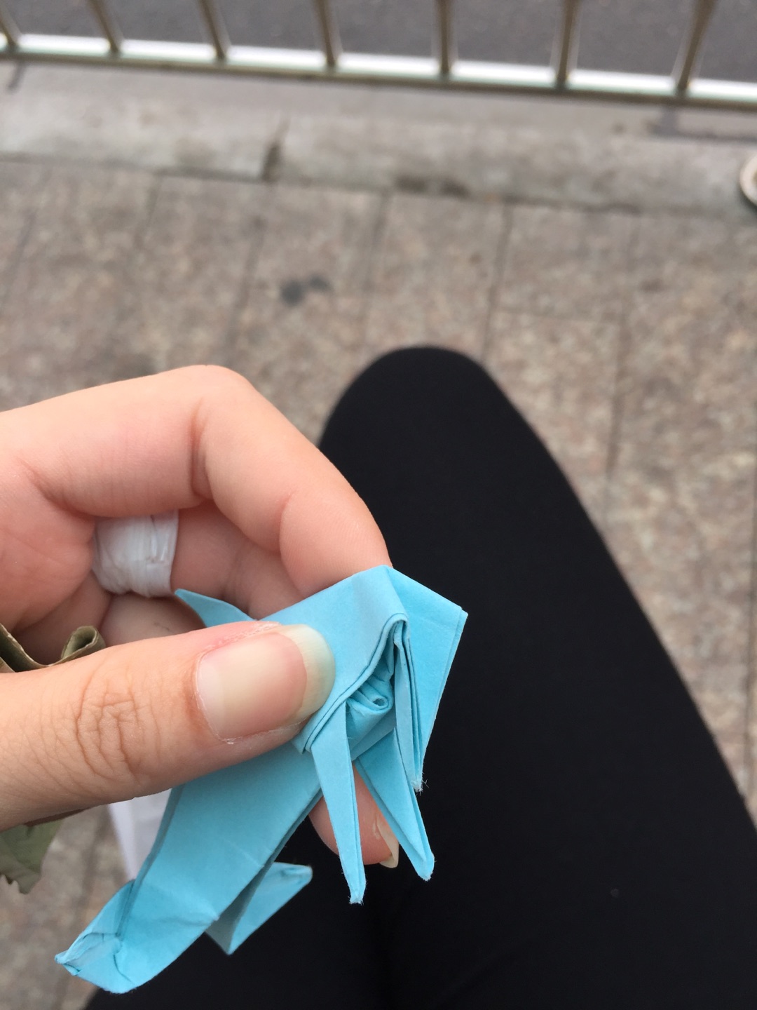 超级可爱的彩纸小海豚折叠教程 儿童学折纸(4)（超级简单动物折纸大全） - 有点网 - 好手艺