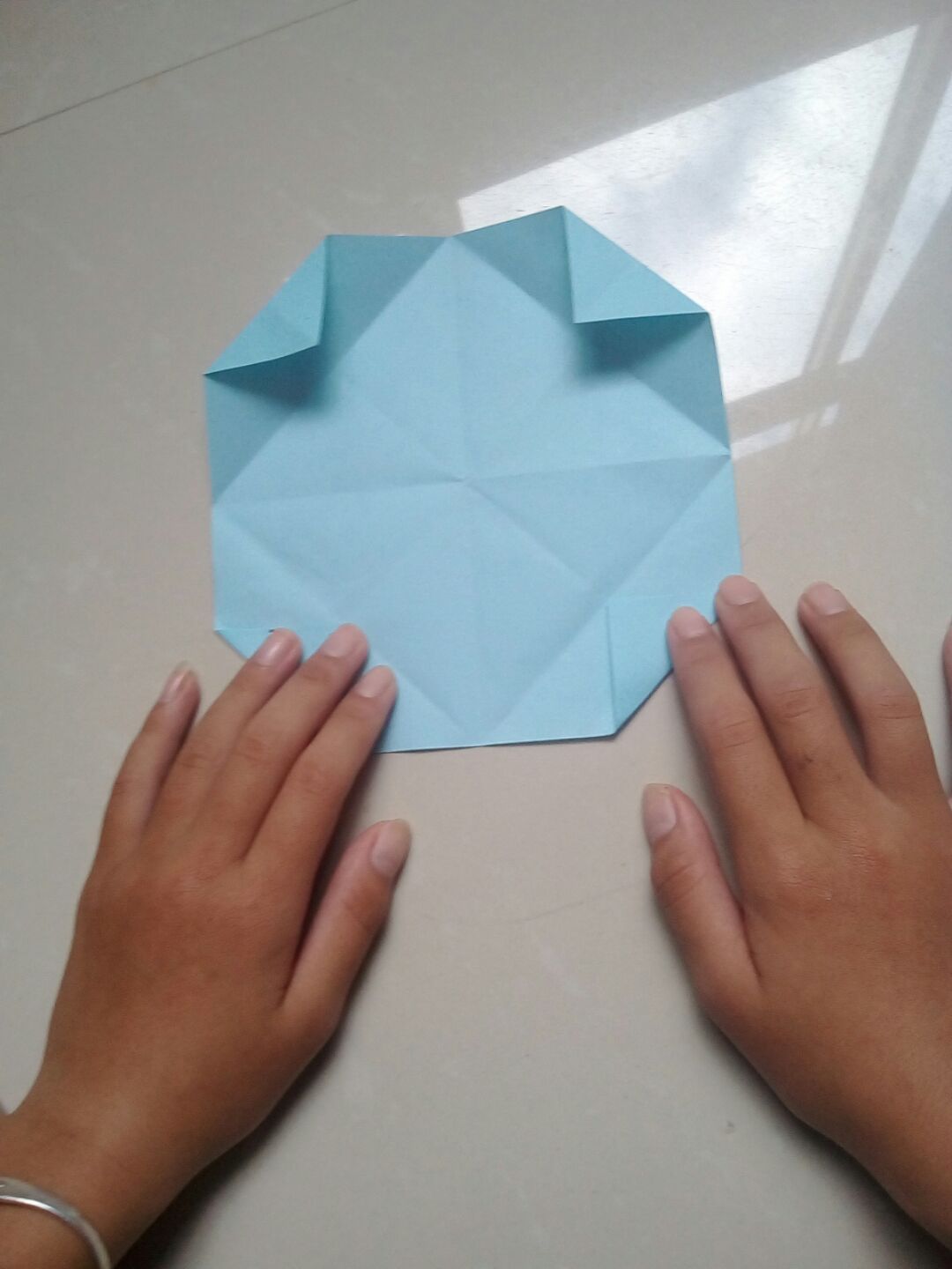 教你用彩纸来折叠简单漂亮的小灯笼 儿童学折纸（适合贴墙上的折纸图解） - 有点网 - 好手艺