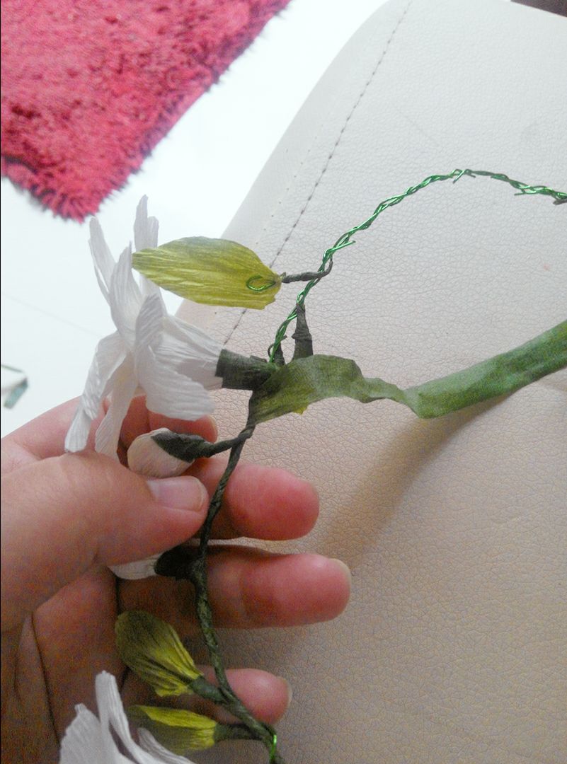 非常漂亮的手工DIY小雏菊花环的制作教程
