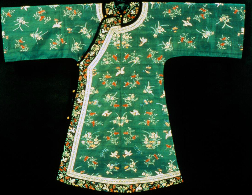 清朝宫廷与平民女子服饰 19世纪绿地蝴蝶水仙纹缂丝衬衣