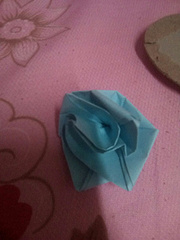 手工折纸DIY 钻石蓝玫瑰的折法图解教程