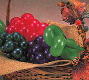 用长气球做简单的水果 葡萄的做法