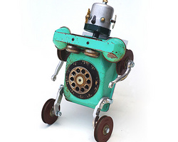 国外达人用废旧物品手工制作的个性机器人图赏