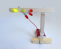 DIY自制简易红绿灯模型小制作教程