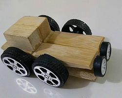 教你用竹夹子来制作DIY有趣的儿童小玩具—小汽车