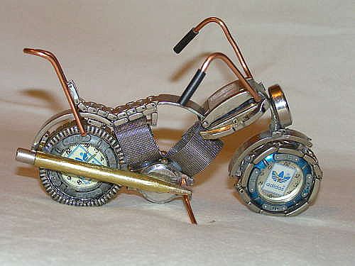 旧手表制作摩托车模型的方法-超级拉风的手工制作