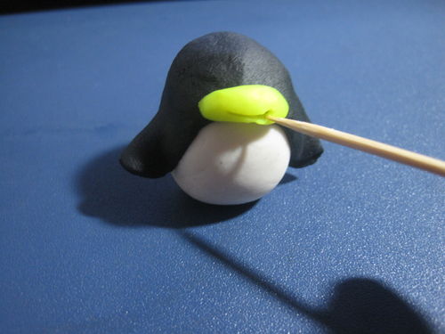 橡皮泥制作超萌企鹅玩具手工DIY图解