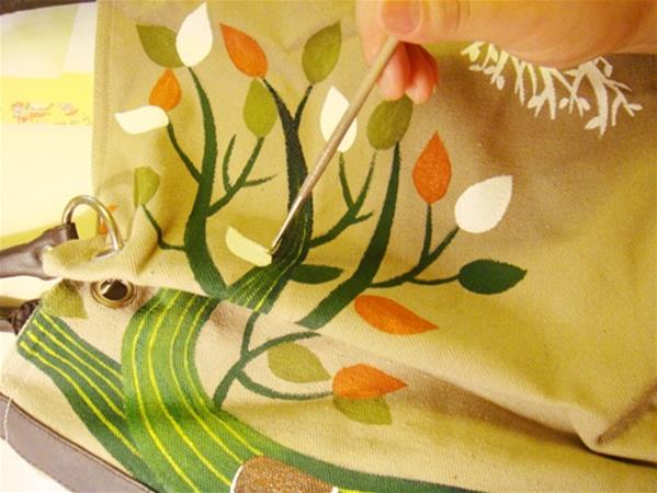 布艺手绘包的详细制作教程 可爱的大树图案