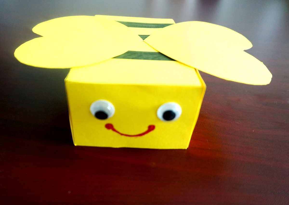 创意DIY小动物衍纸装饰画 教你制作可爱的衍纸小蜜蜂（手工折纸飞龙） - 有点网 - 好手艺