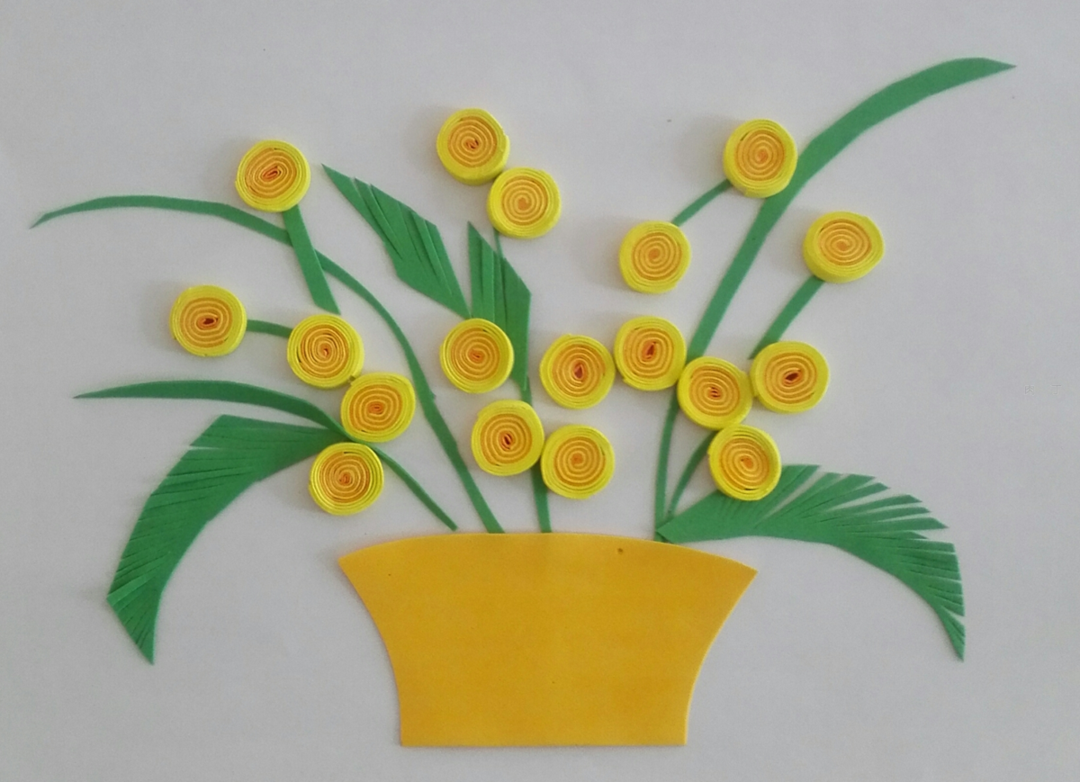 教你用彩色海绵纸和树叶制作漂亮的手工艺品一盆花的图解 肉丁儿童网